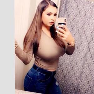 Meet your Posher, Dianela